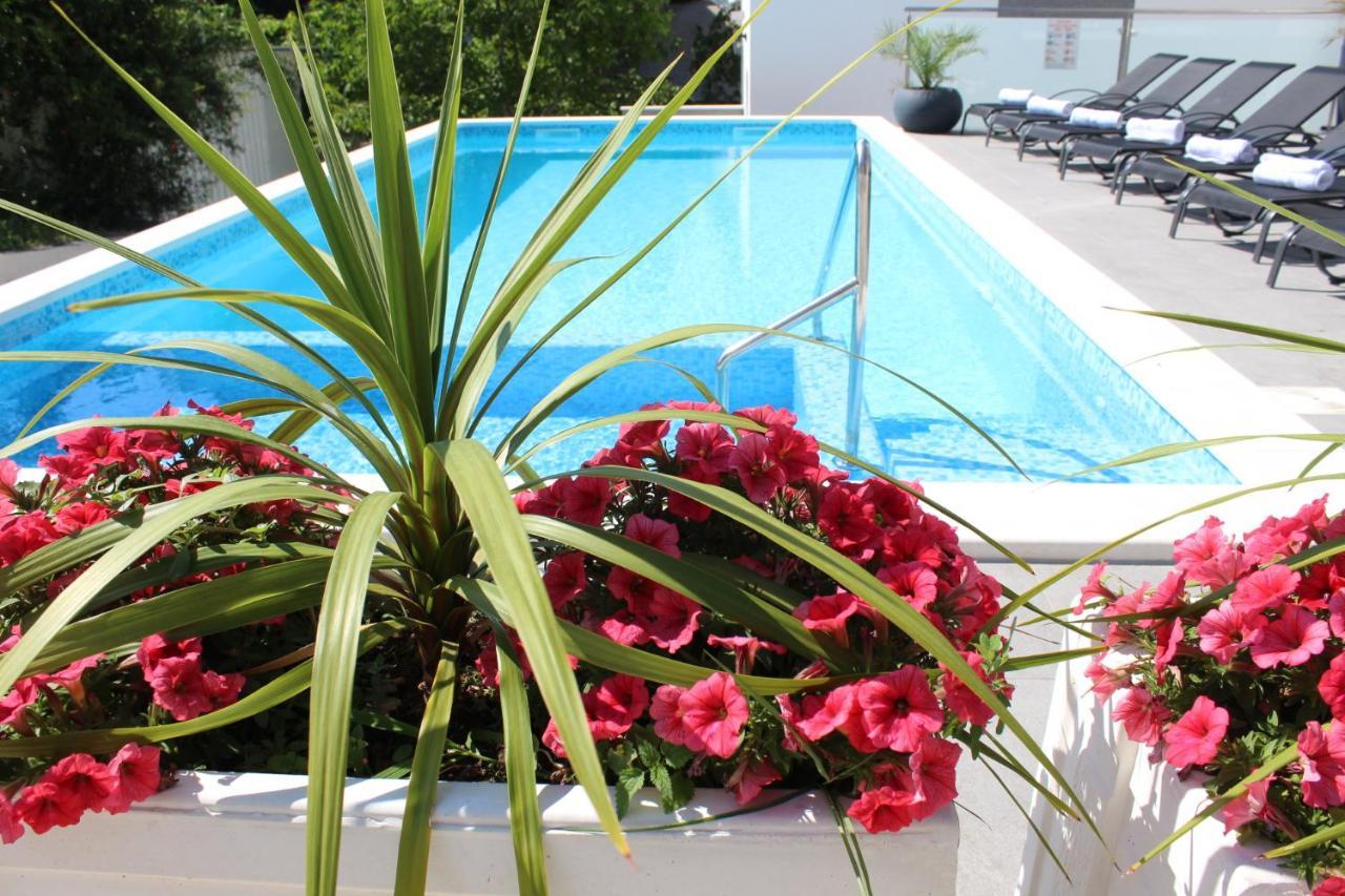 Luxury Apartment Antoni Podstrana Bagian luar foto
