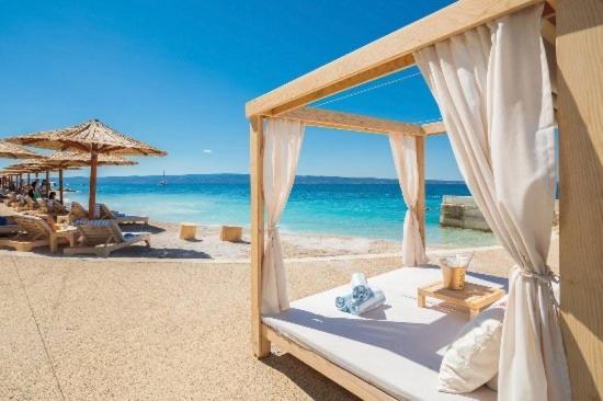 Luxury Apartment Antoni Podstrana Bagian luar foto