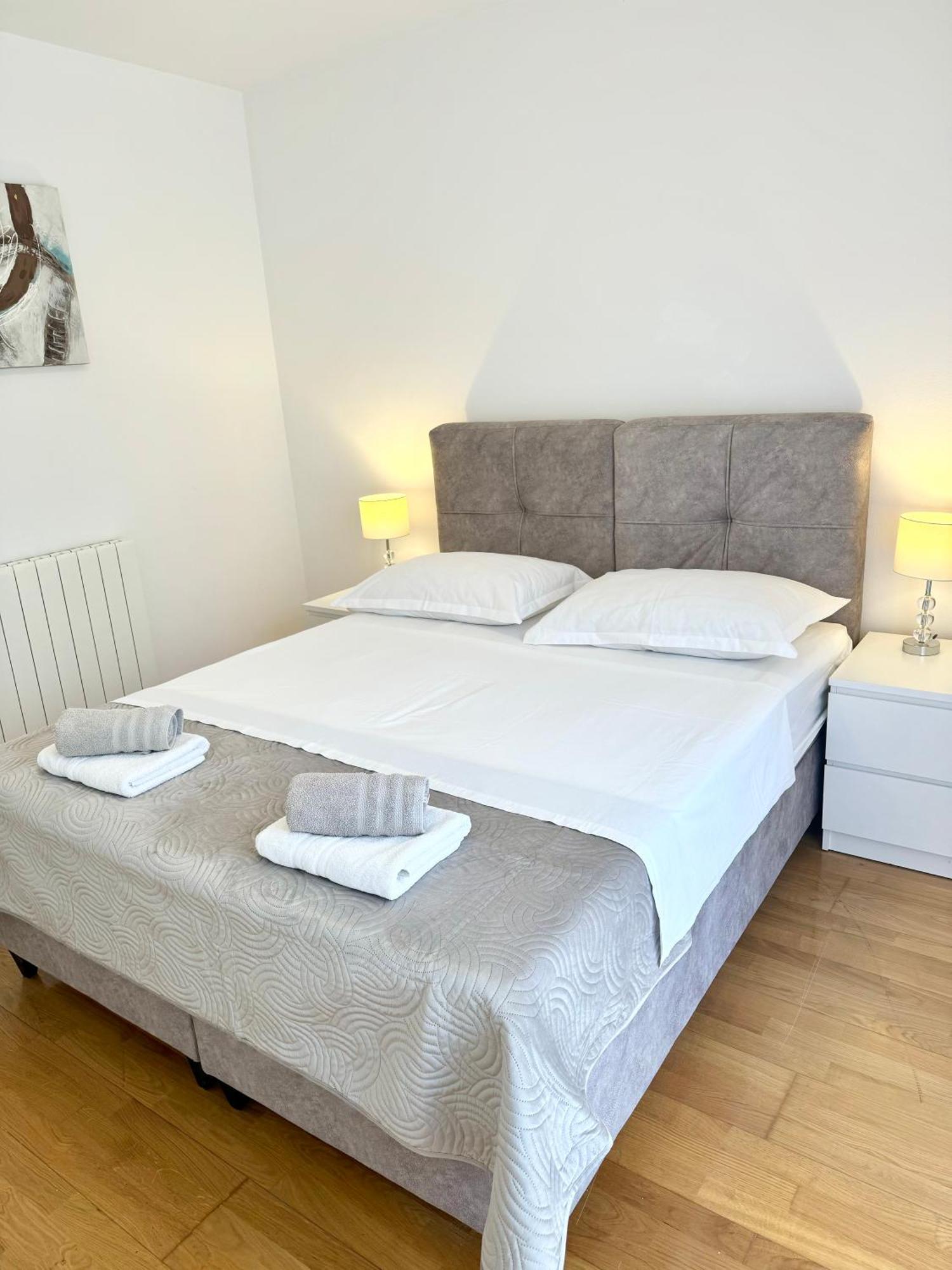 Luxury Apartment Antoni Podstrana Bagian luar foto
